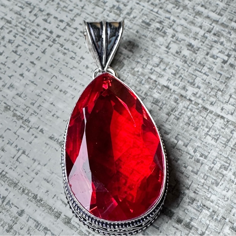 Sold🛍️Artisan Red Glass Crystal with Silver Tone Ornate Metal - Picture 8 of 11